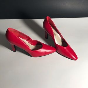 Red pumps